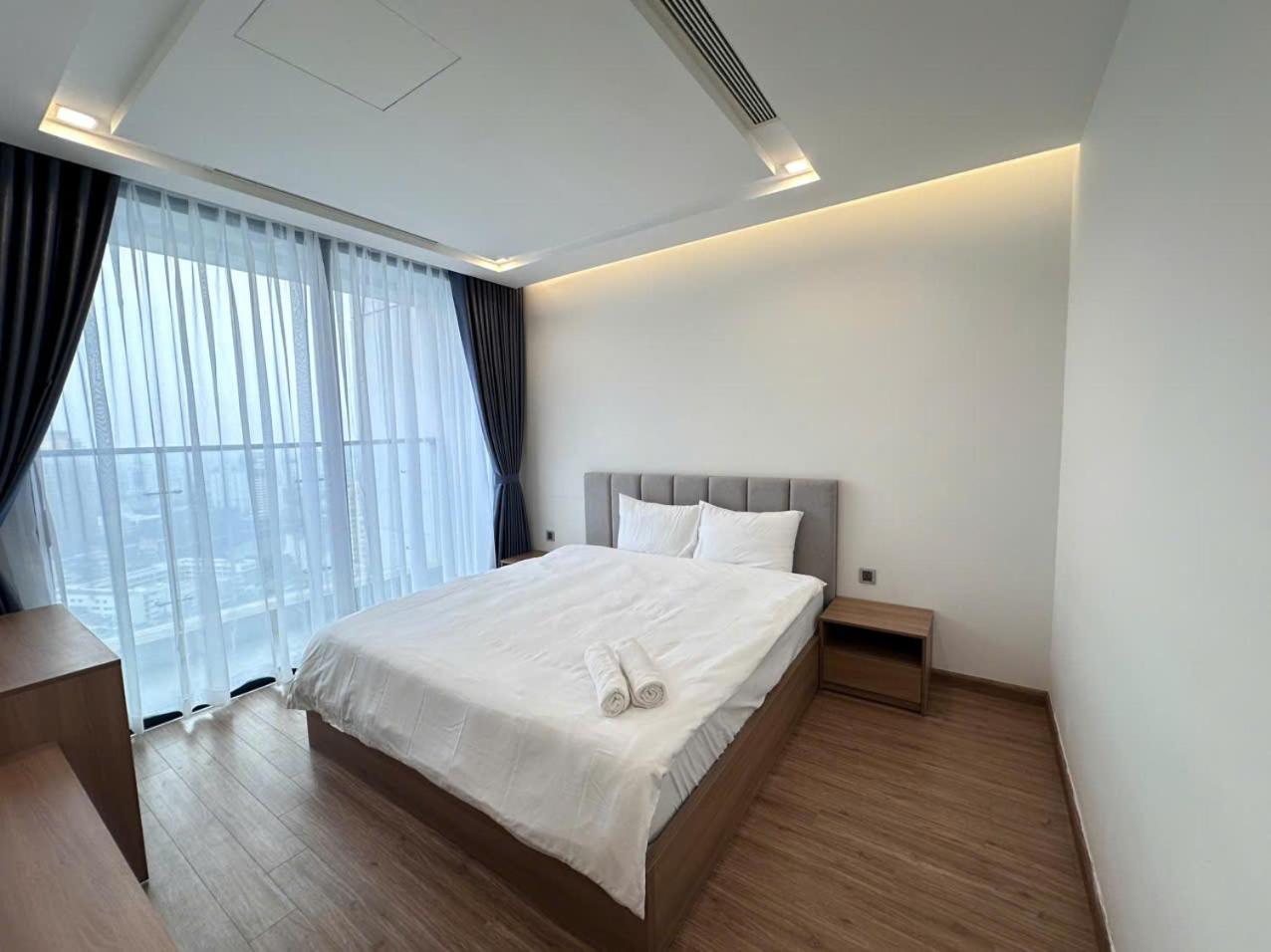 Luxury Apartment In Vinhomes Metropolis ハノイ市 エクステリア 写真