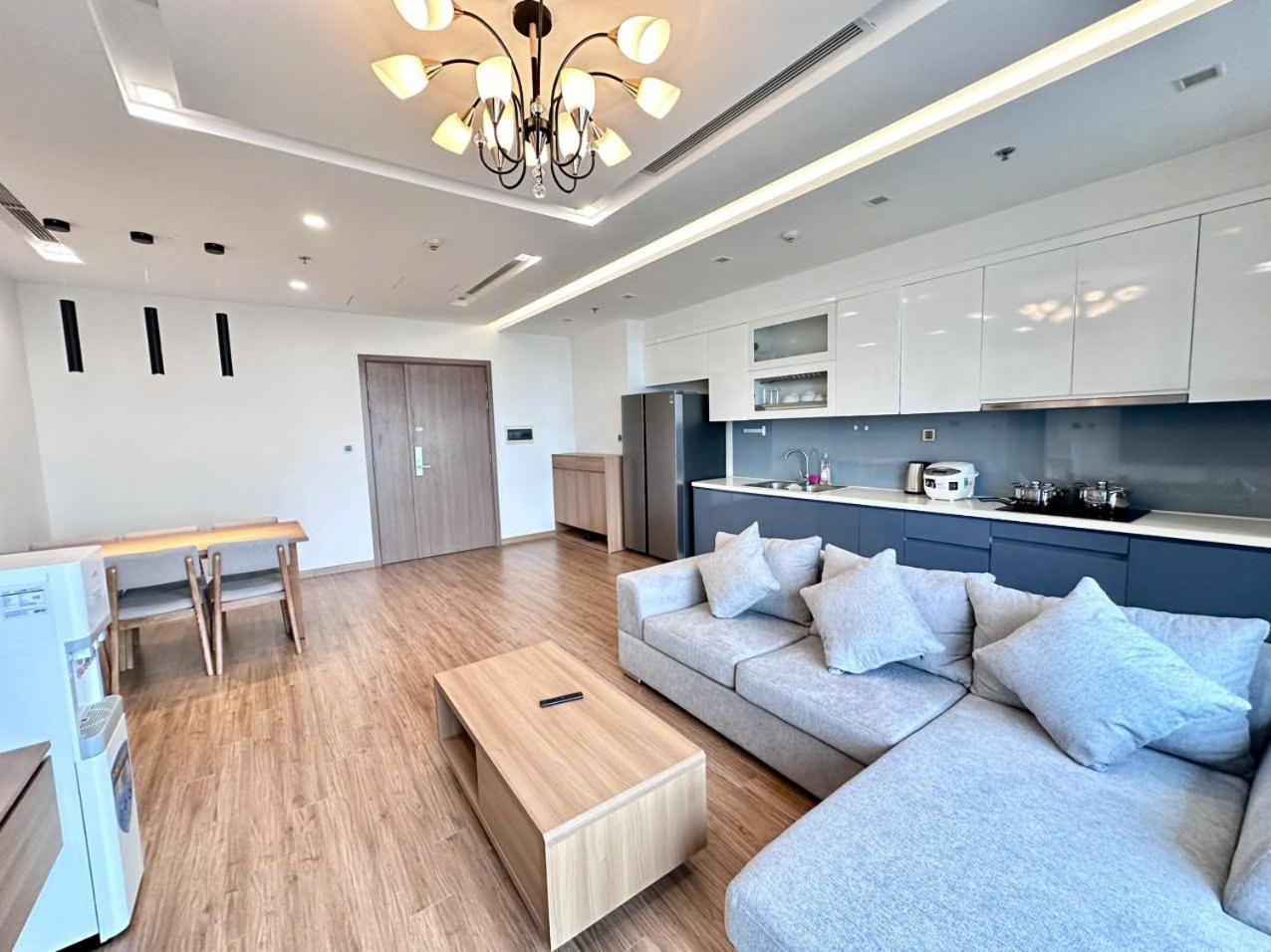 Luxury Apartment In Vinhomes Metropolis ハノイ市 エクステリア 写真