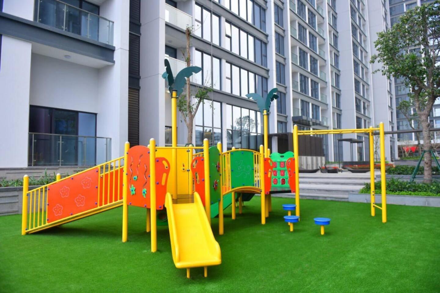Luxury Apartment In Vinhomes Metropolis ハノイ市 エクステリア 写真