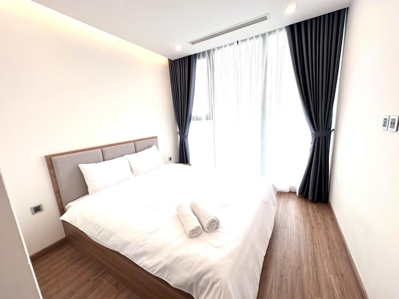 Luxury Apartment In Vinhomes Metropolis ハノイ市 エクステリア 写真