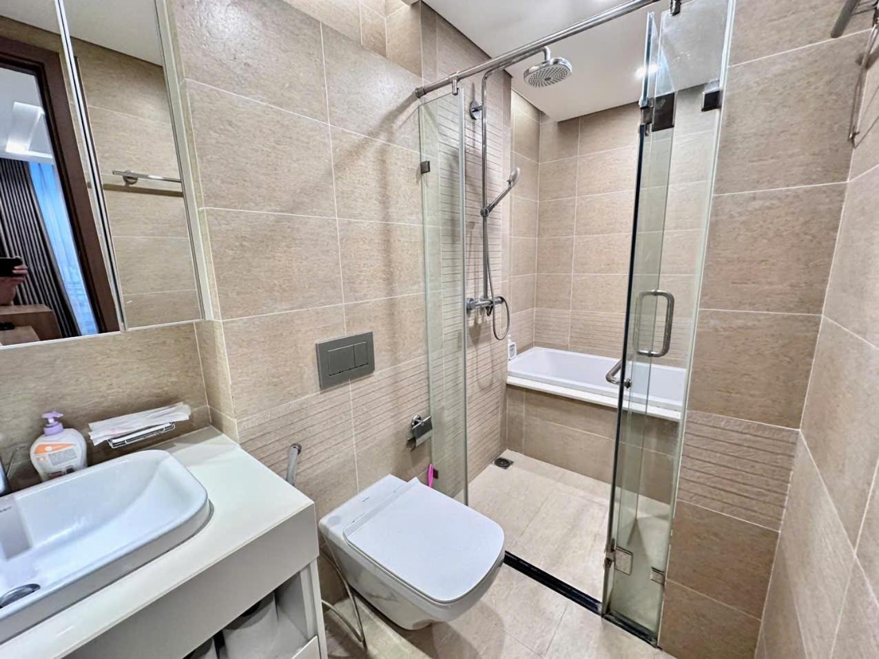 Luxury Apartment In Vinhomes Metropolis ハノイ市 エクステリア 写真